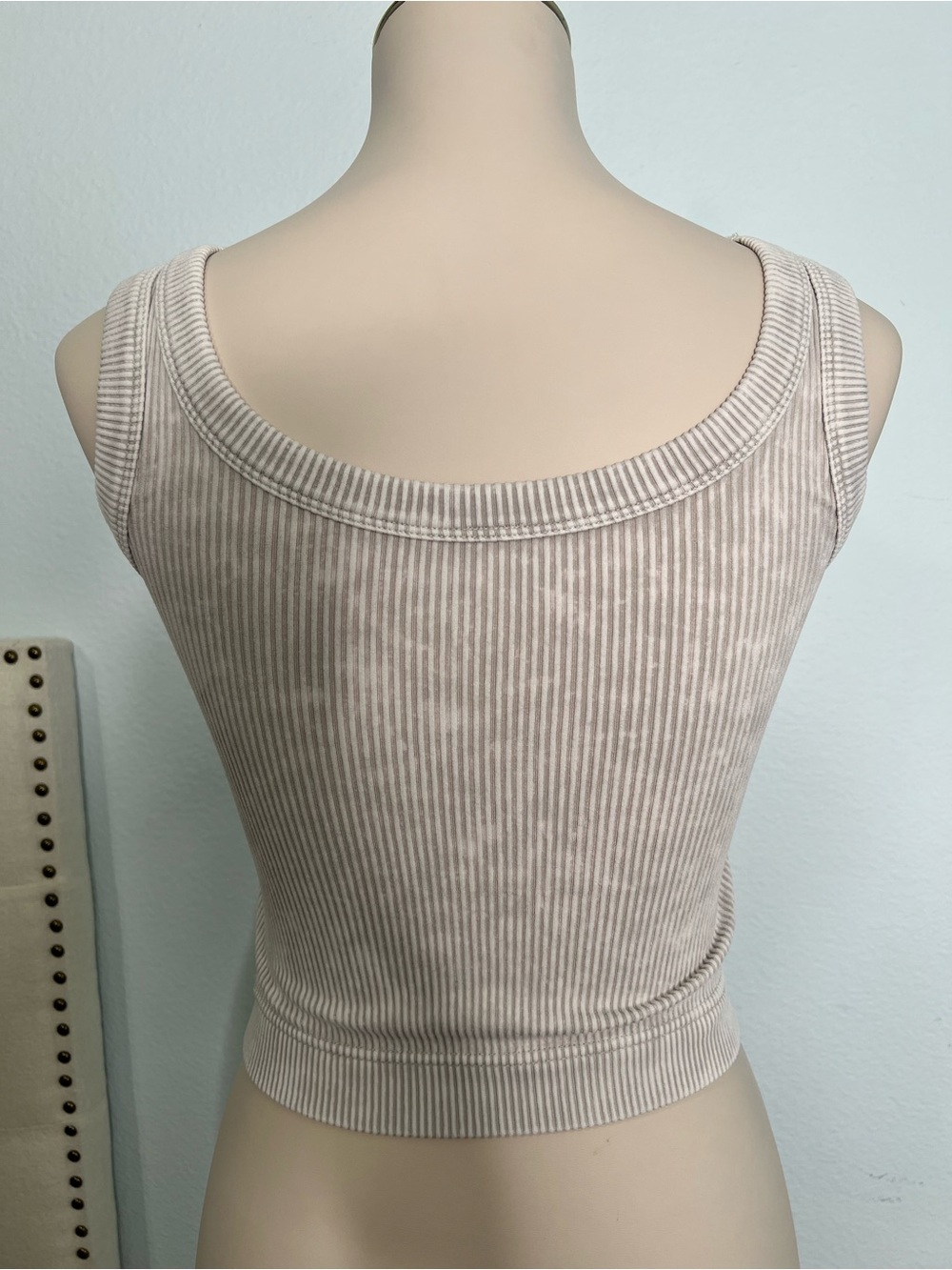 NWOT. Zenana Cropped Tank #043 - Picture 3 of 3